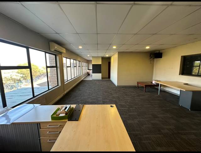 3,200M² WAREHOUSE FOR SALE IN JET PARK